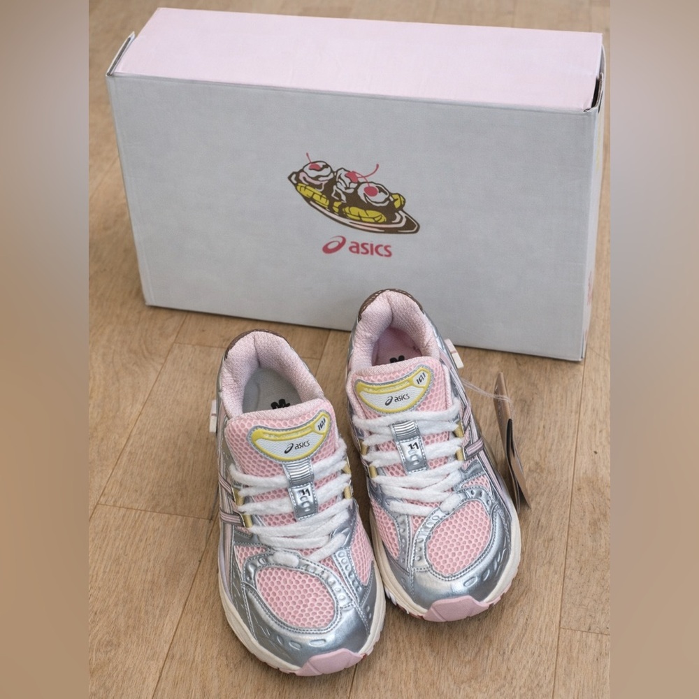 (Men's ) ASICS Gel Nimbus 10.1 Vandy The Pink Atmos Strawberry Cream Sneakers - Picture 3 of 7